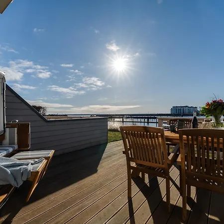 Dockside - Ostseeurlaub Am Yachthafen *